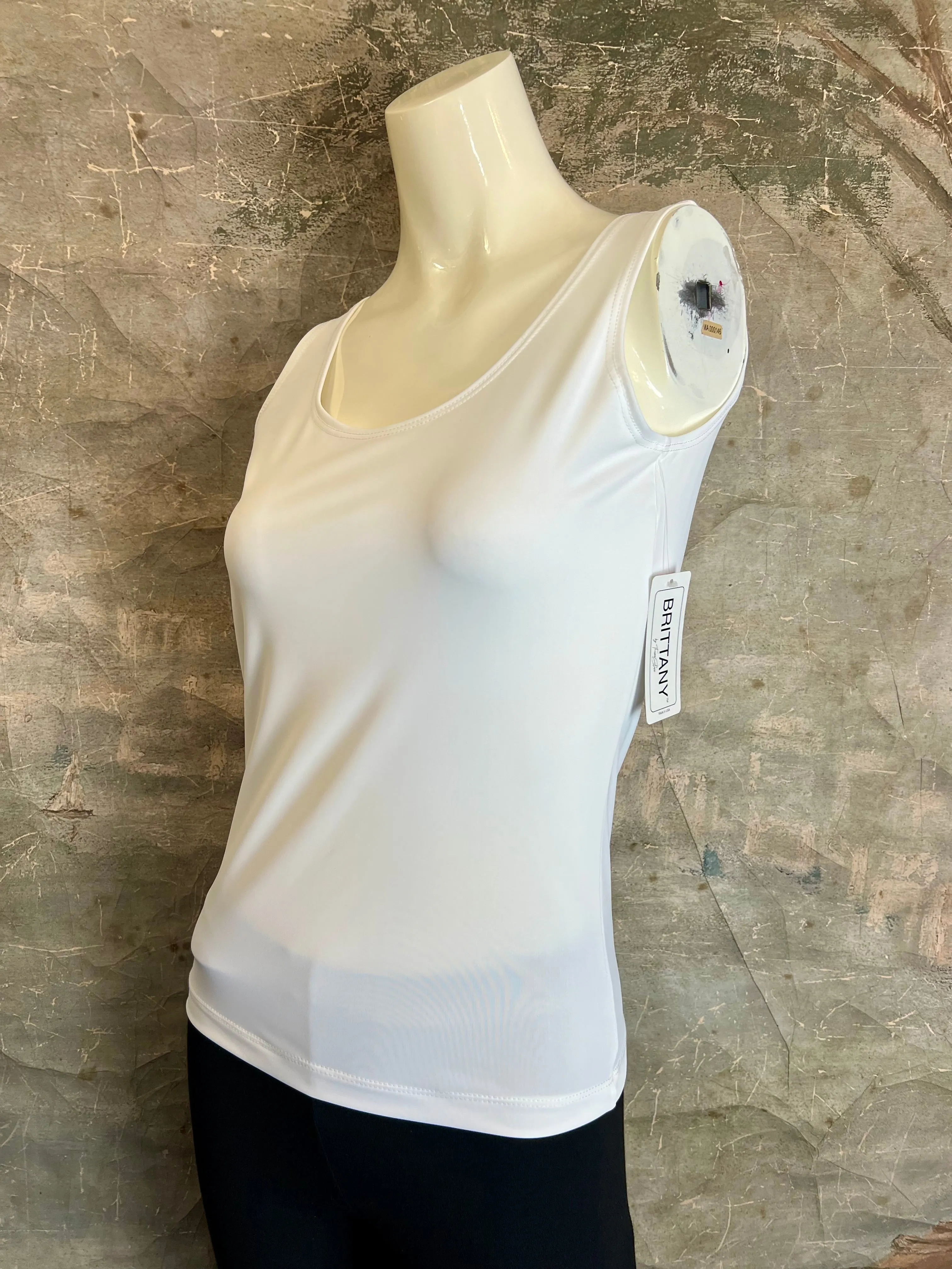 1704 Multi Neck Shell Tank-White